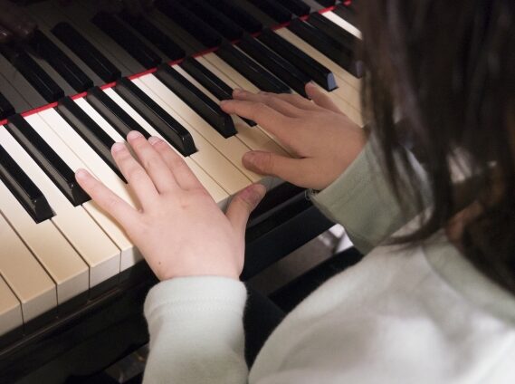 幼児教育にピアノが選ばれる理由